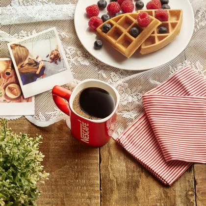 Кофе "Nescafe" натур. растворим. с добавл. мол., 320 гр., пак., Classic