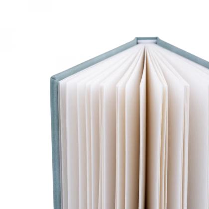 Скетчбук для графики "GrafArt white" 12*12 см, 160 г/м2, 40 л., голубой дым