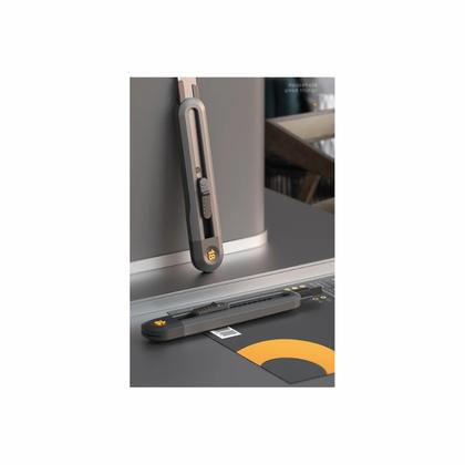 Нож строительный Deli HS EHT4018 18 мм, Soft Touch, черный