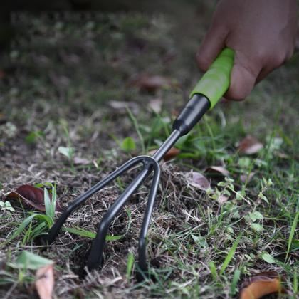 Тяпка садовая "Deli" 310 мм, трехзуб., черный/зеленый